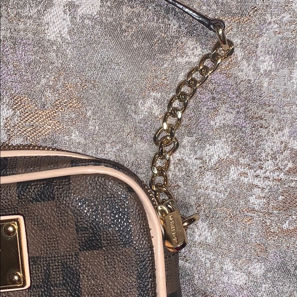 Brown and Gold MK Jet Set Crossbody Purse. - Picture 3 of 7